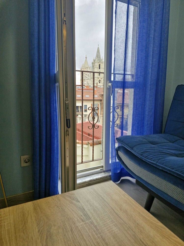 Superior Suite, City View