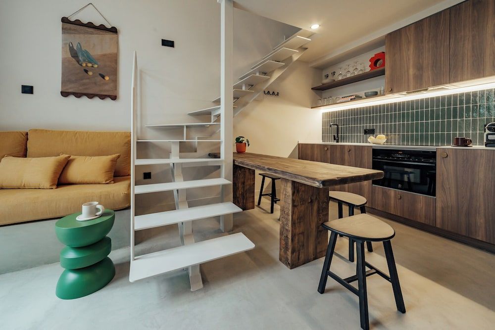 Superior Duplex, Courtyard View (Loft 10)