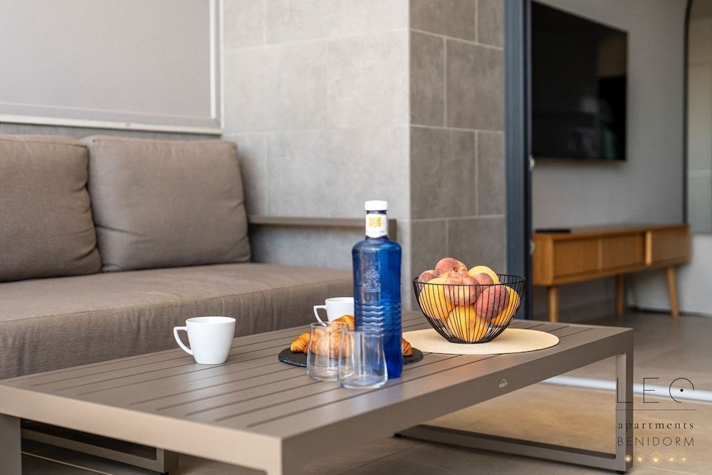 Sunset Cliffs Sea View Deluxe Apartment 13