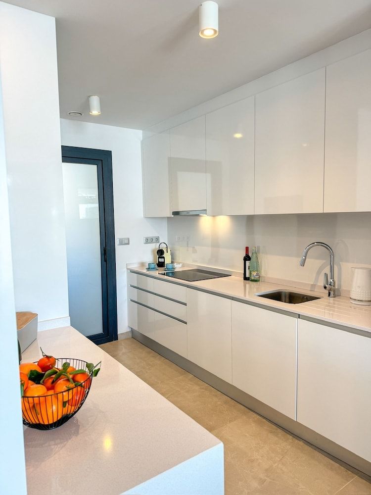 Sunset Cliffs Sea View Deluxe Apartment, Balcony, Beach View 10