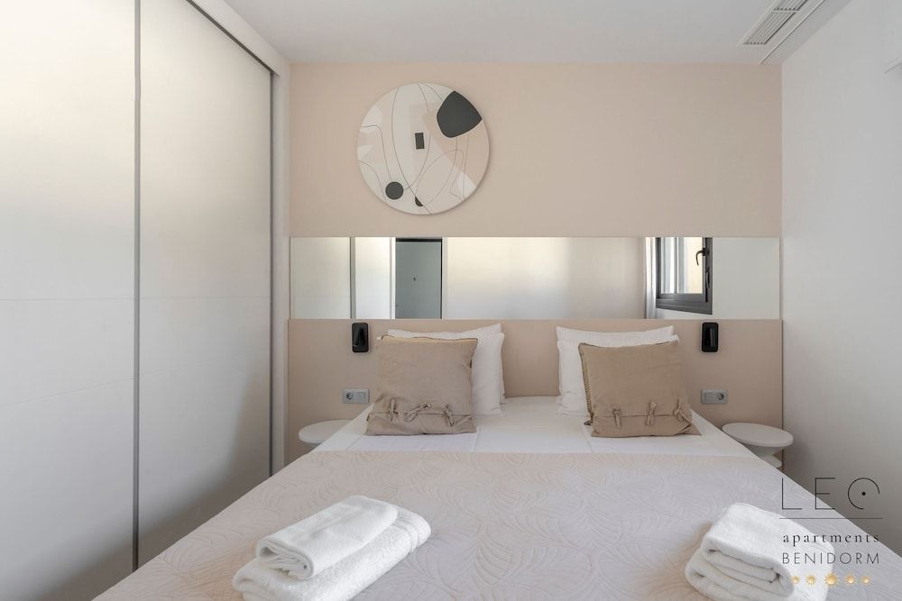 Sunset Cliffs Sea View Deluxe Apartment 4