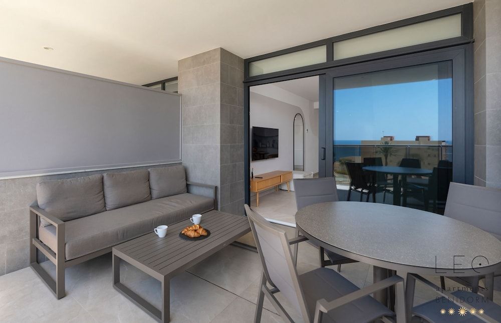 Sunset Cliffs Sea View Deluxe Apartment 14