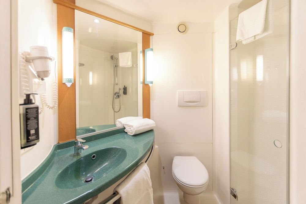 Ibis Budget Valencia Aeropuerto Family Room, 1 Double Bed 4