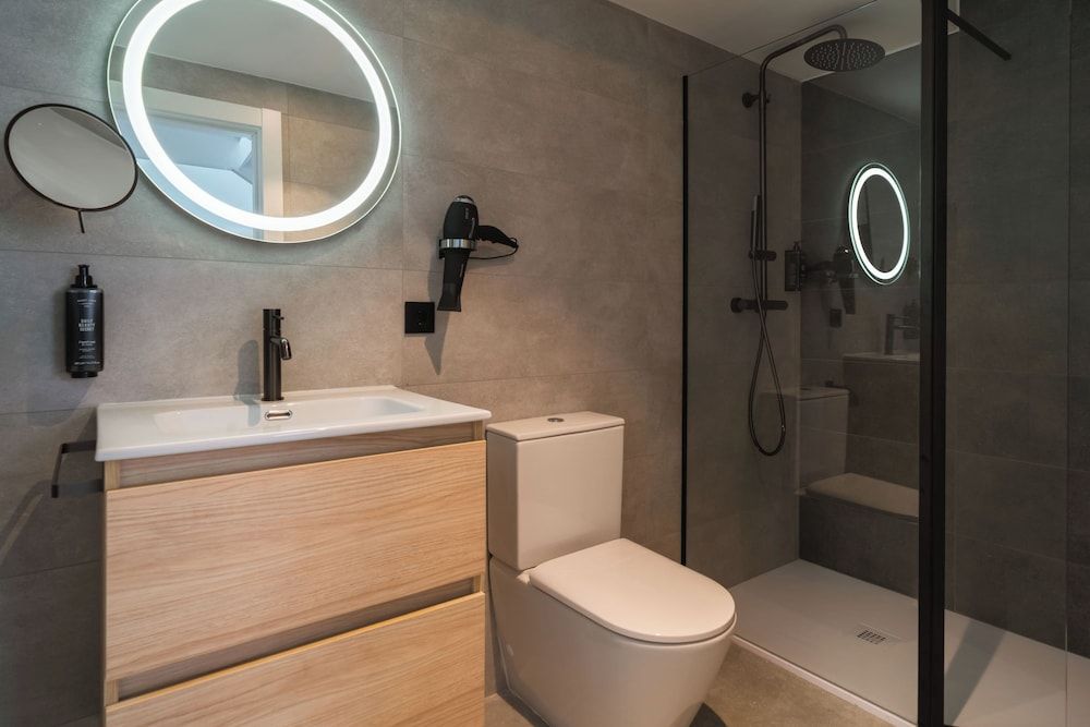 Limehome Pamplona Hilarión Eslava One-Bedroom Apartment with Balcony 9