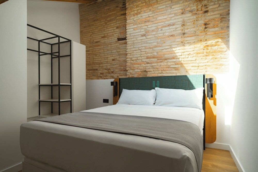 Limehome Pamplona Hilarión Eslava One-Bedroom Apartment with Balcony 2