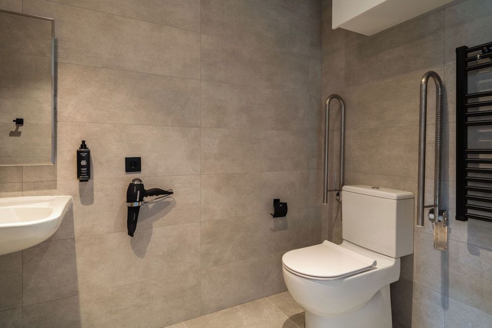 Limehome Pamplona Hilarión Eslava Studio Wheelchair Accessible 7