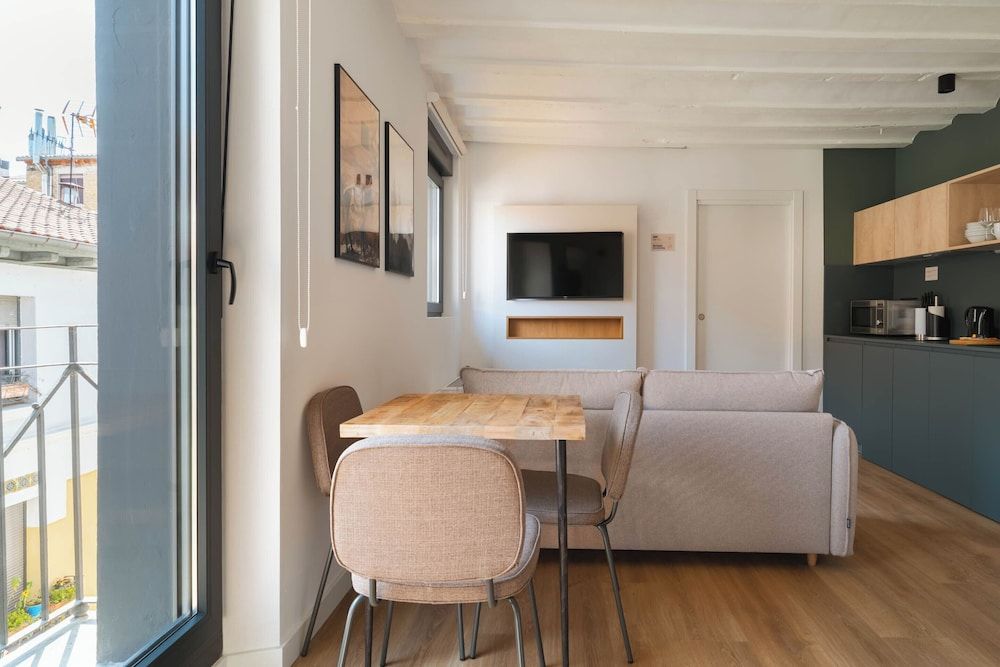 Limehome Pamplona Hilarión Eslava Studio Wheelchair Accessible 4