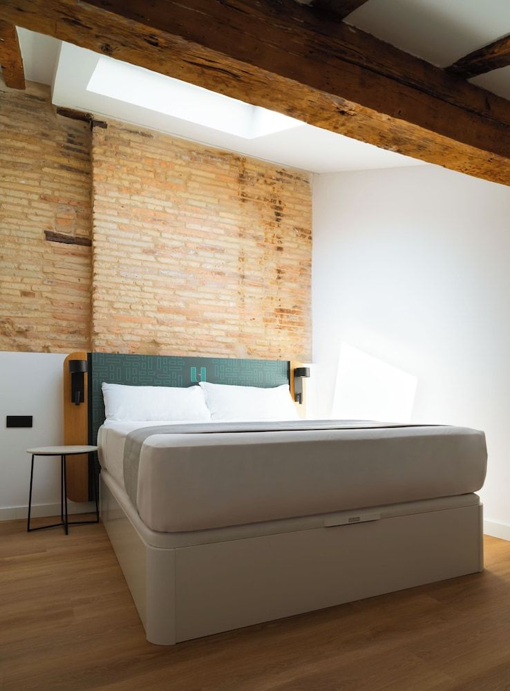 Limehome Pamplona Hilarión Eslava One-Bedroom Apartment with Balcony 3