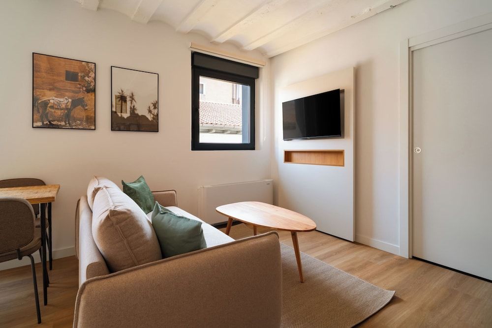 Limehome Pamplona Hilarión Eslava Studio Wheelchair Accessible 5