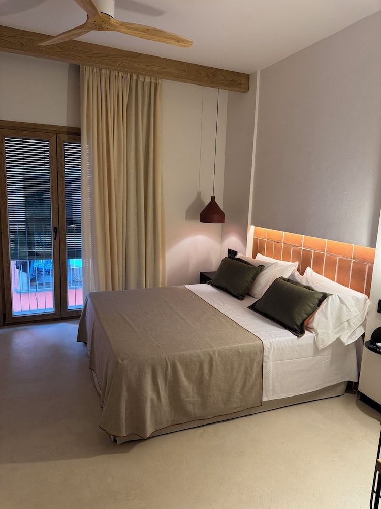 Classic Double Room Single Use, Balcony