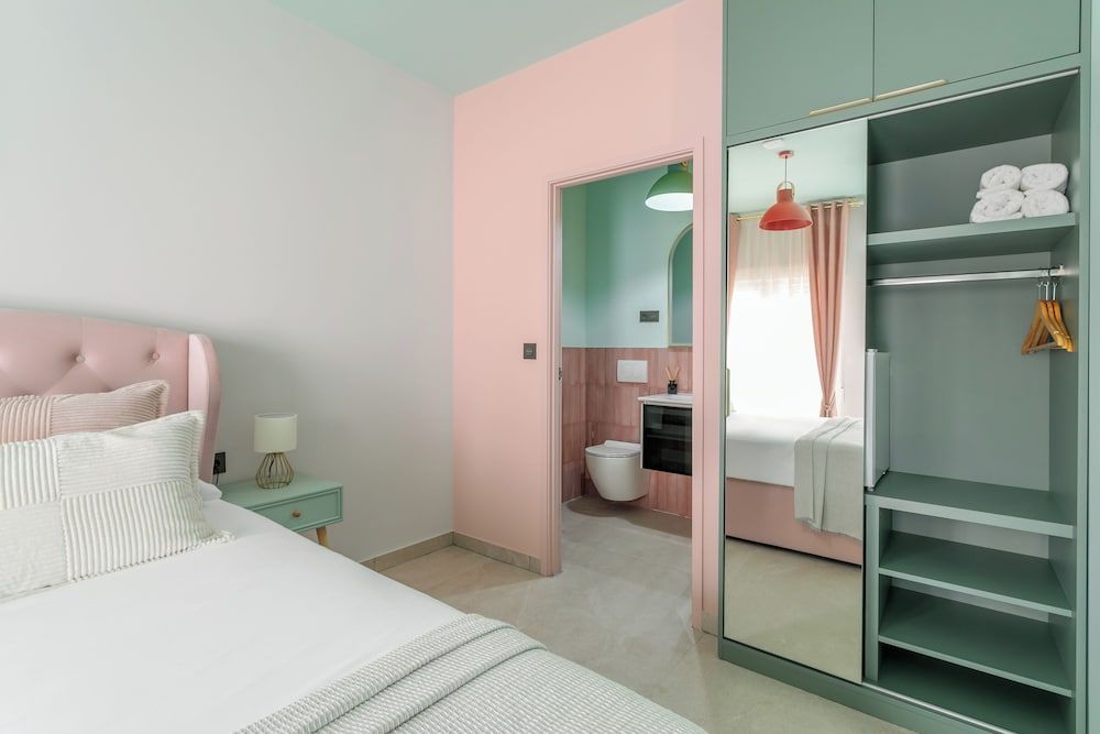 Charm Beach Retreat Deluxe Triple Room, Courtyard View 5