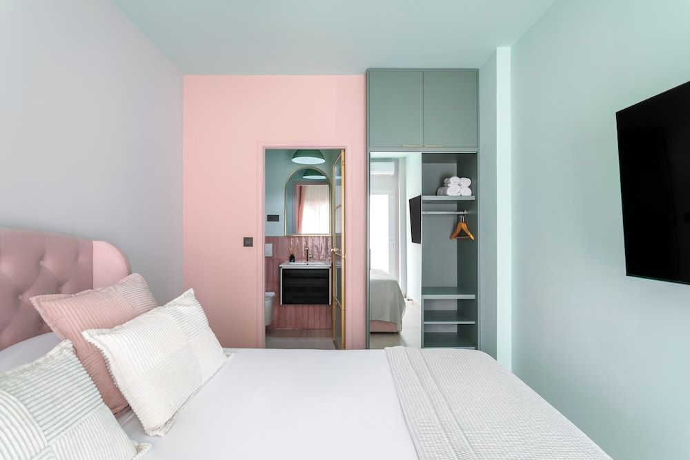 Charm Beach Retreat Deluxe Triple Room, Courtyard View