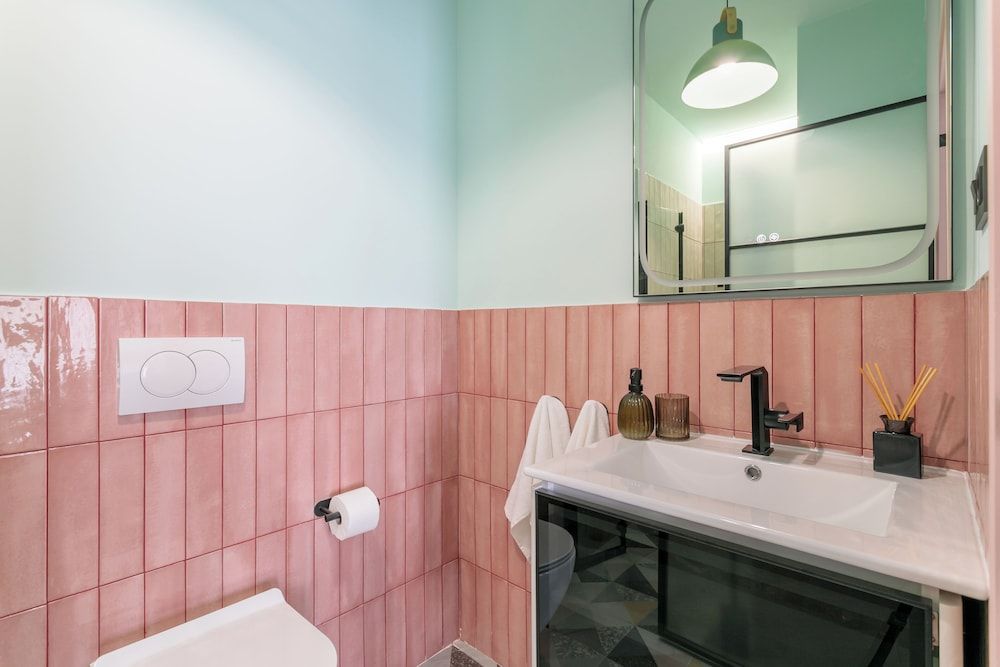 Charm Beach Retreat Deluxe Triple Room, Courtyard View 16