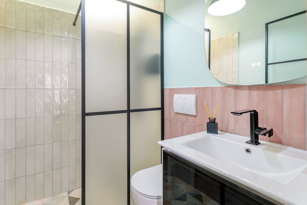 Charm Beach Retreat Deluxe Triple Room, Courtyard View 12