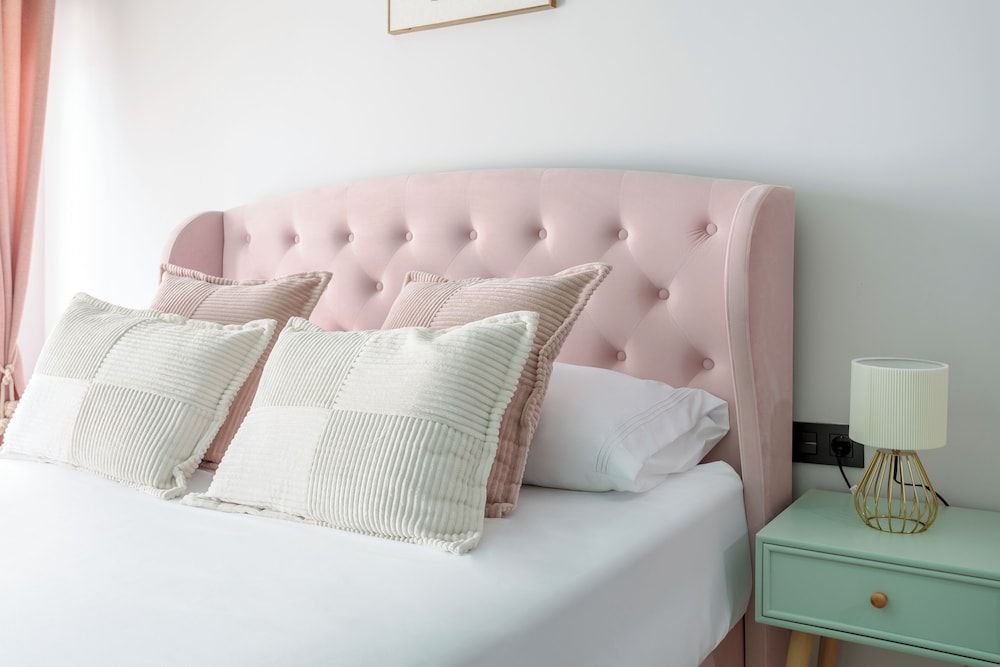 Charm Beach Retreat Deluxe Triple Room, Courtyard View 9