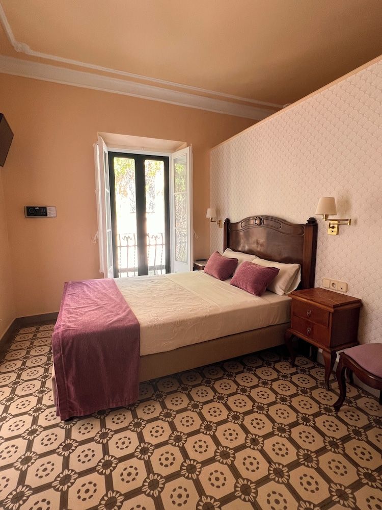 Hotel Noucentista Superior Double Room, Terrace, City View 8