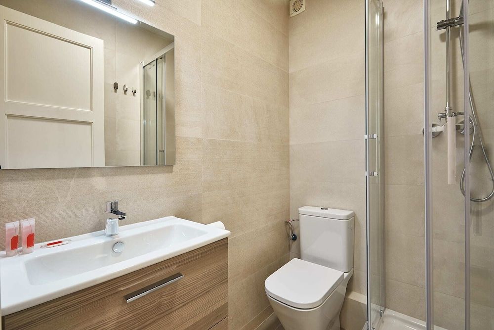 BBarcelona Calabria Flat Apartment, 4 Bedrooms, Balcony 32