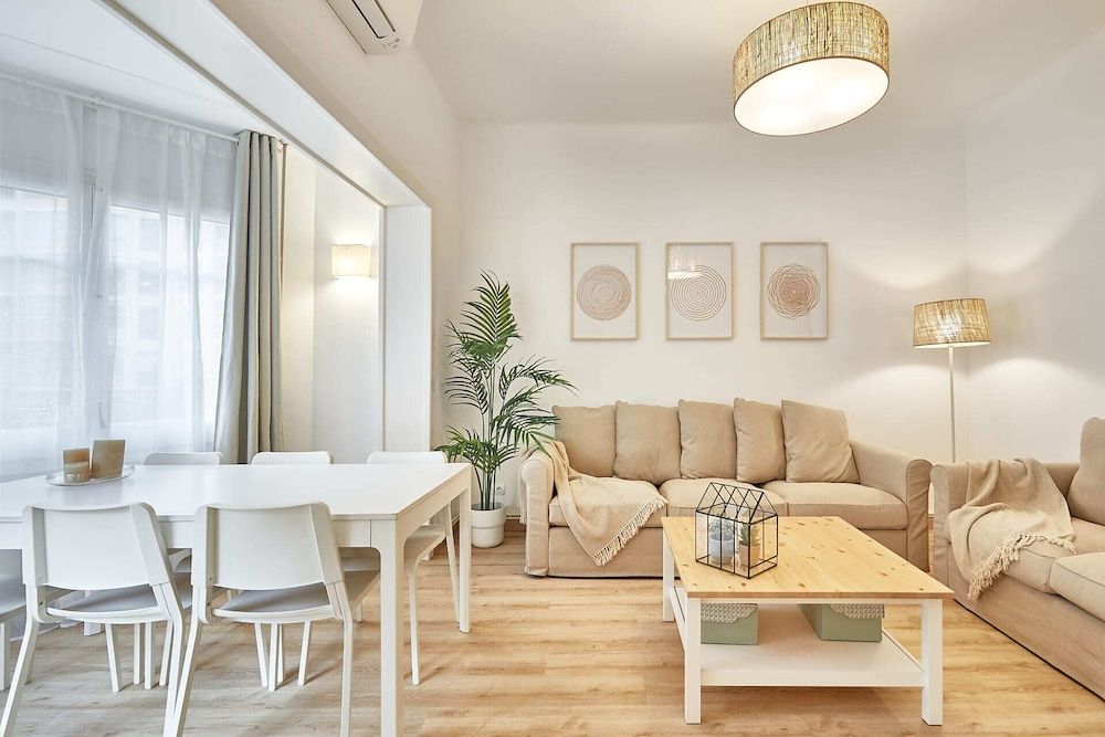 BBarcelona Calabria Flat Apartment, 4 Bedrooms, Balcony 27