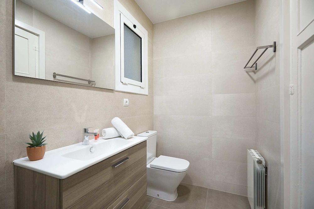 BBarcelona Calabria Flat Apartment, 4 Bedrooms, Balcony 33