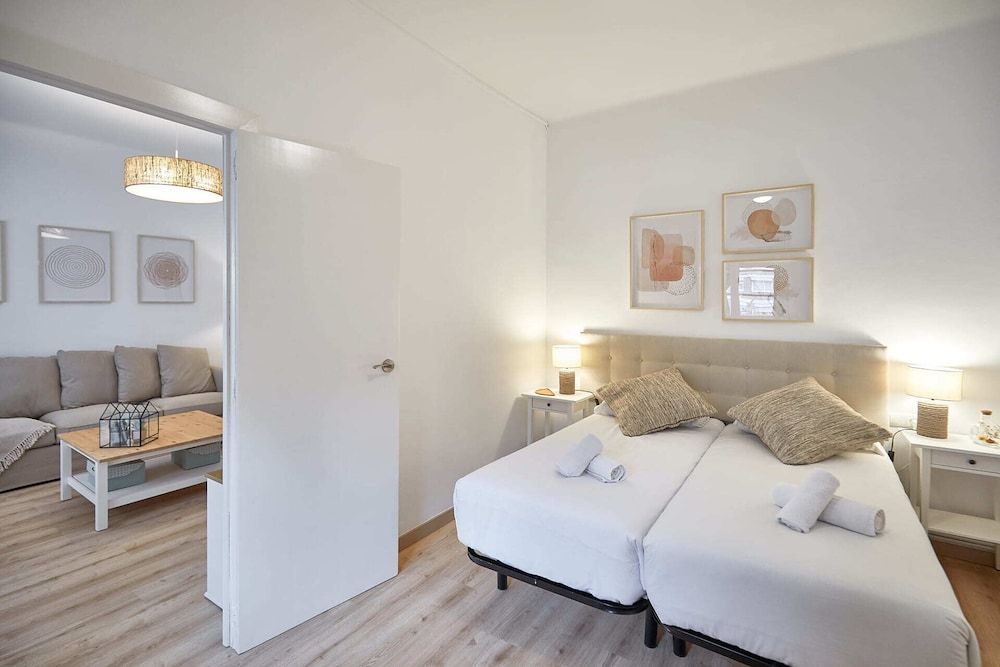 BBarcelona Calabria Flat Apartment, 4 Bedrooms, Balcony 10