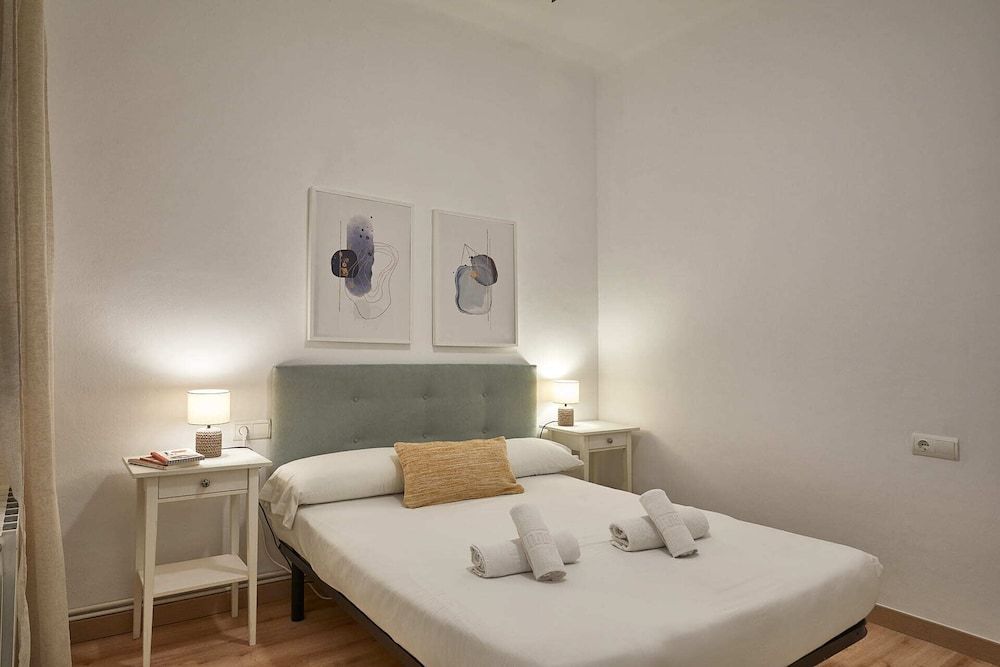 BBarcelona Calabria Flat Apartment, 4 Bedrooms, Balcony 11