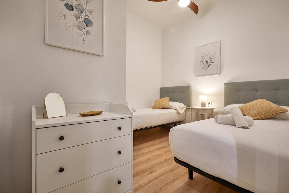 BBarcelona Calabria Flat Apartment, 4 Bedrooms, Balcony 14