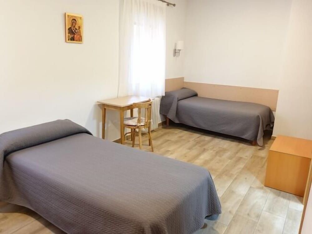 Basic Triple Room