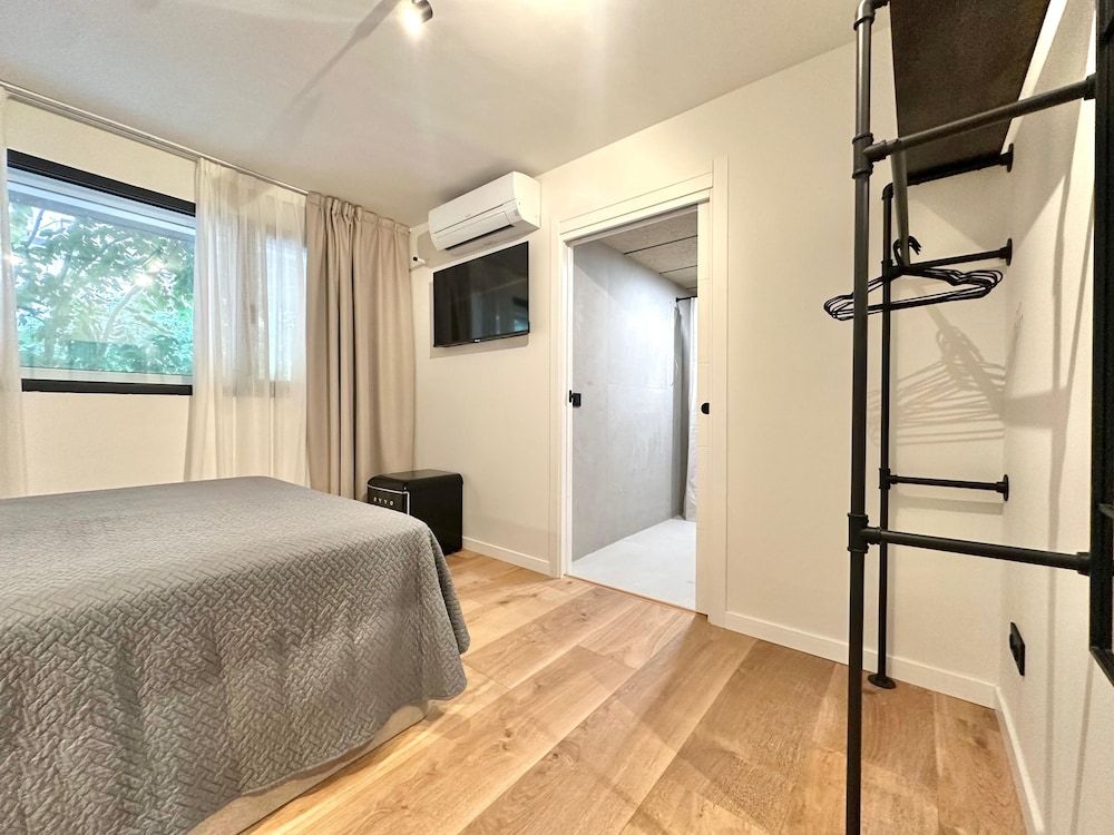 Hostal Rambla Alicante Deluxe Double Room, City View 2