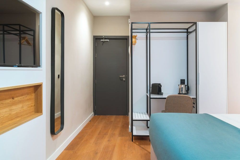 Limehome Benidorm Calle Major Comfort Queen Room 3