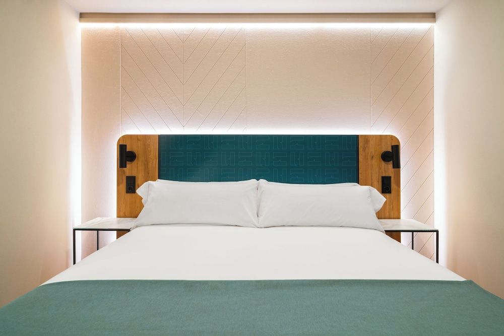 Limehome Benidorm Calle Major Comfort Queen Room wheelchair accessible