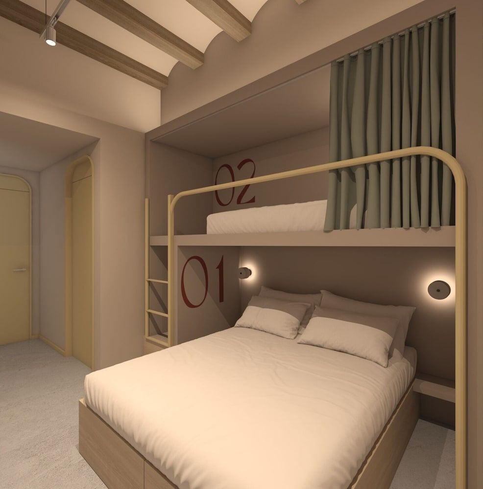 Camila Hostel Valencia Standard Triple Room 2