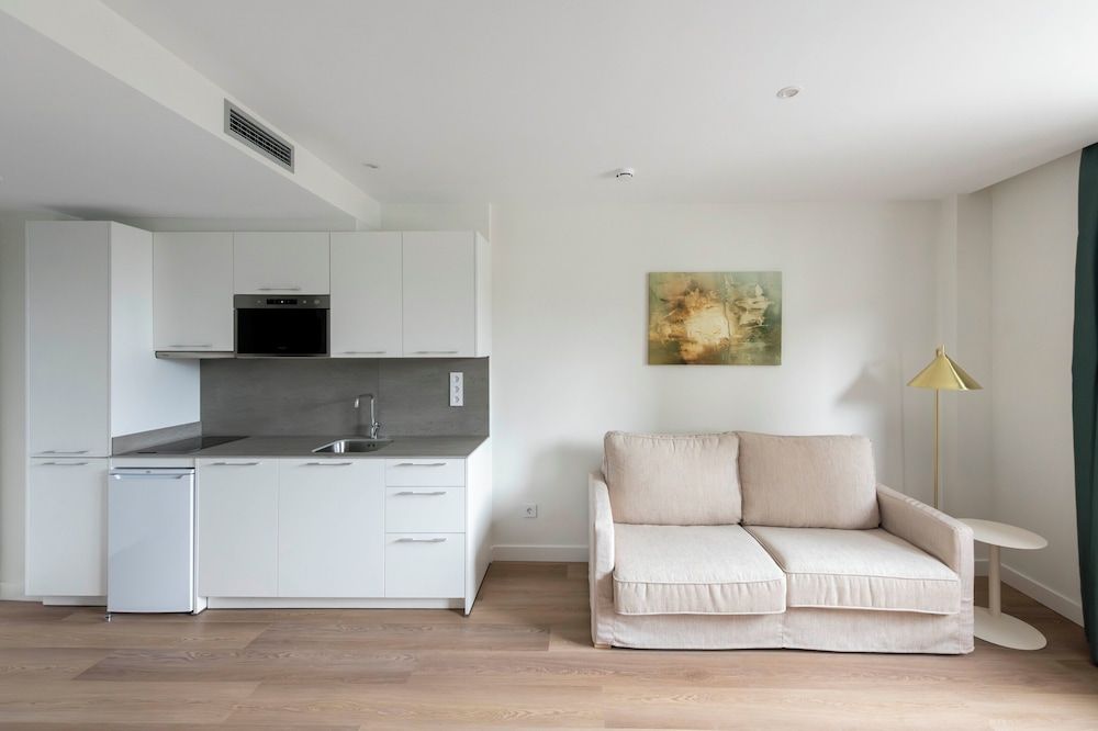 Apartamentos Silken Goya Apartment, City View 7