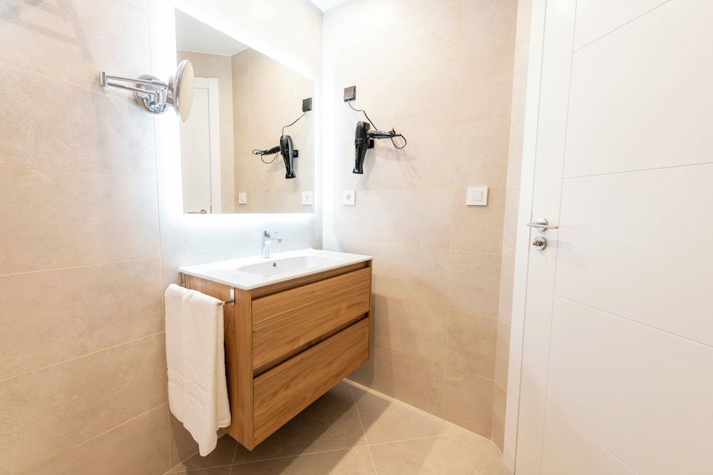 Apartamentos Silken Goya Family Apartment, City View 21