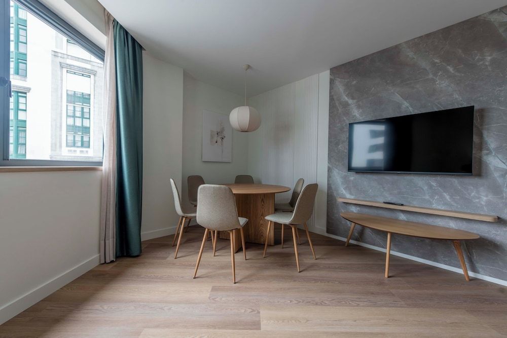 Apartamentos Silken Goya Family Apartment, City View 17