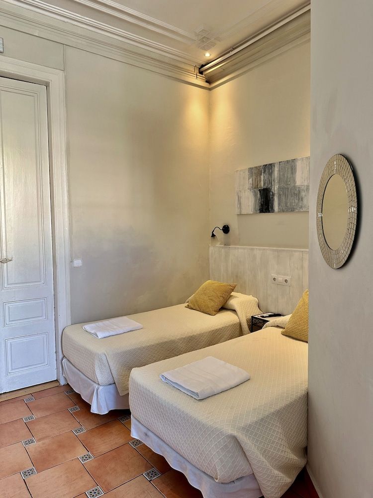 Standard Twin Room, Balcony, City View