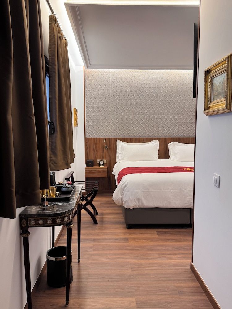 Hotel Boutique Casón De Los López Family Triple Room, City View 2