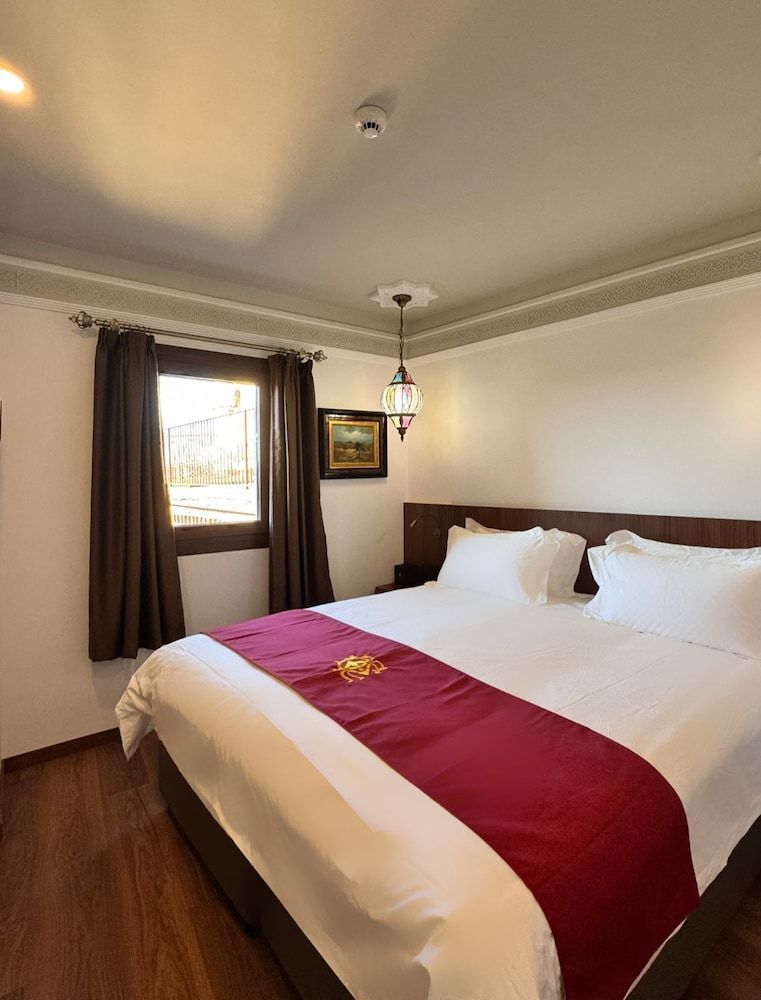 Hotel Boutique Casón De Los López Club Double Room, City View 6