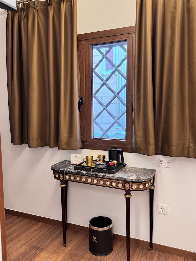 Hotel Boutique Casón De Los López Family Triple Room, City View 3