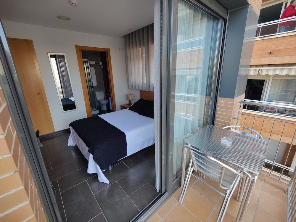 Hostal Manel Double Room 11