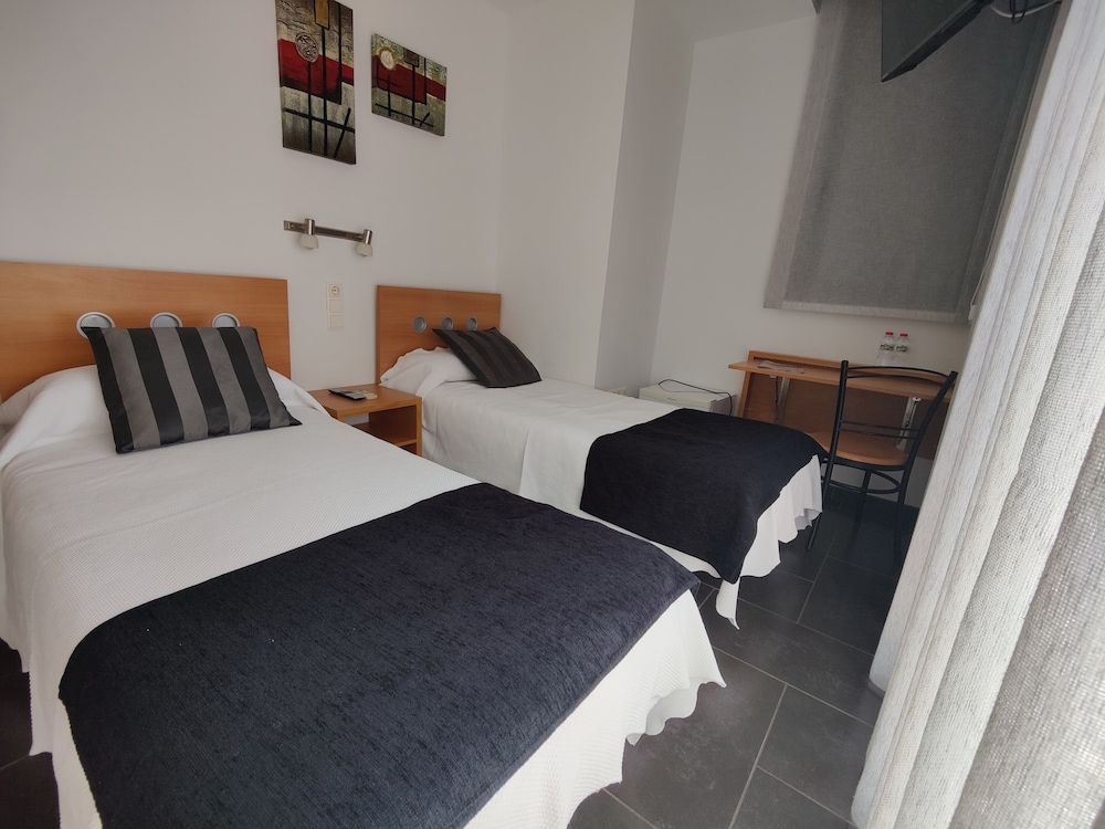 Hostal Manel Twin Room, Balcony 5