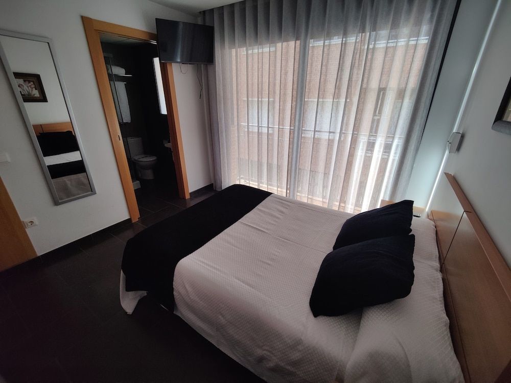 Hostal Manel Double Room 12