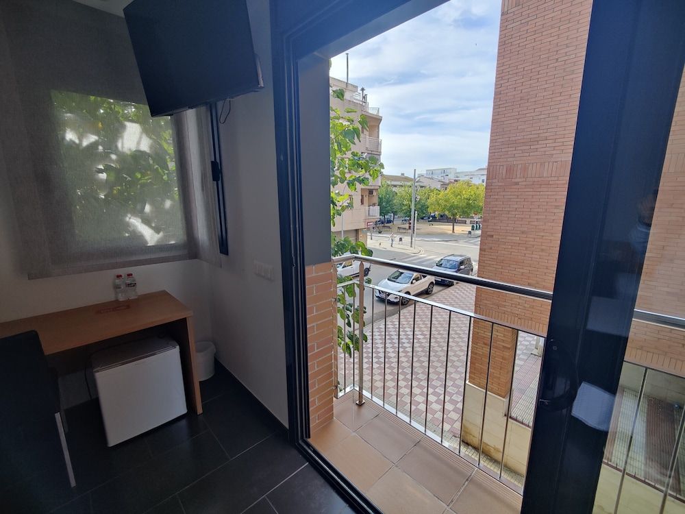 Hostal Manel Double Room 21