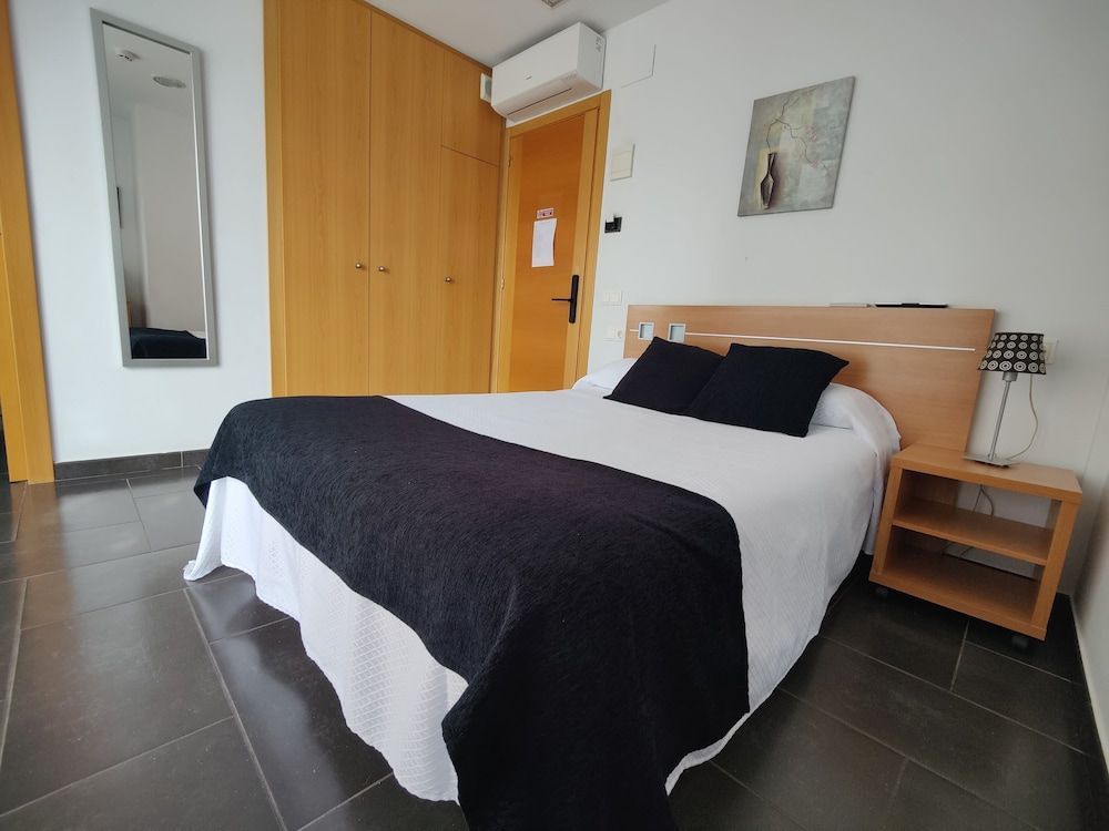 Hostal Manel Double Room 6