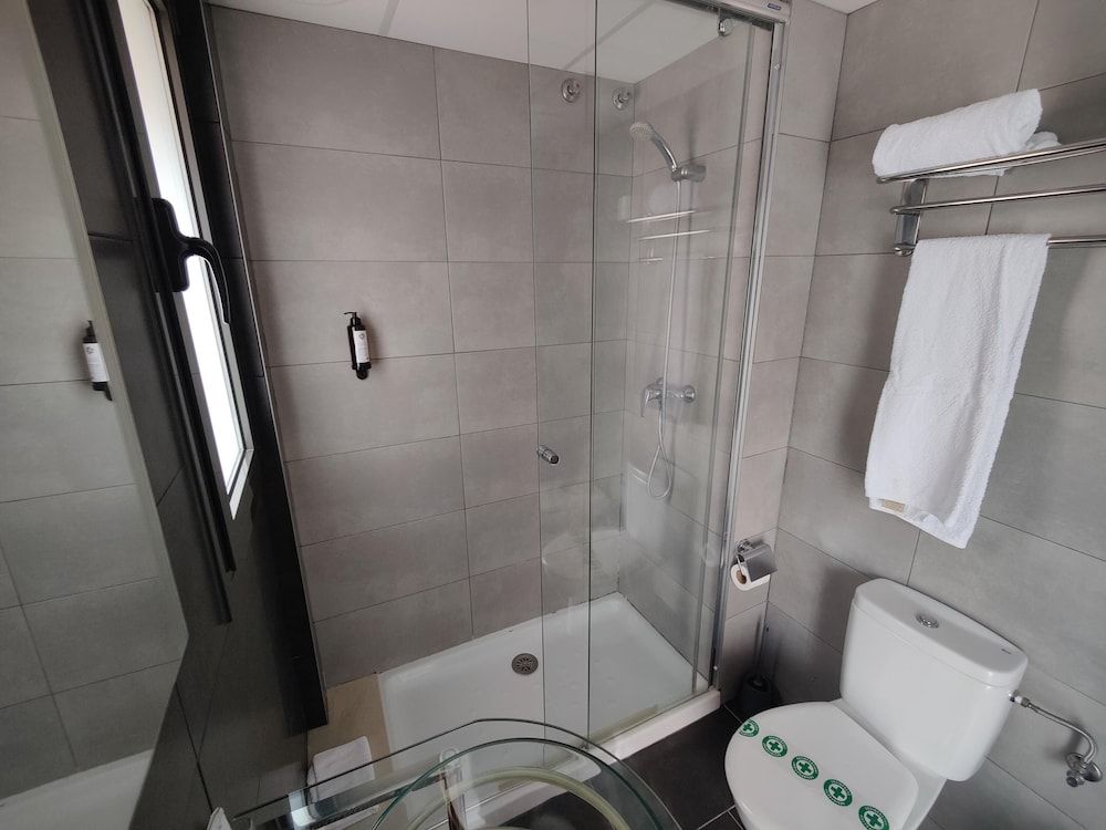 Hostal Manel Twin Room, Balcony 7