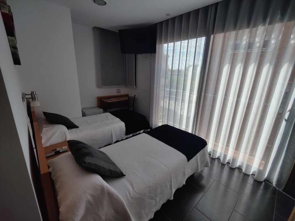 Hostal Manel Twin Room, Balcony 3