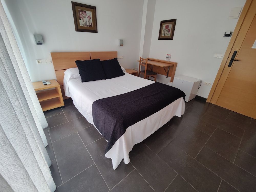 Hostal Manel Double Room 14