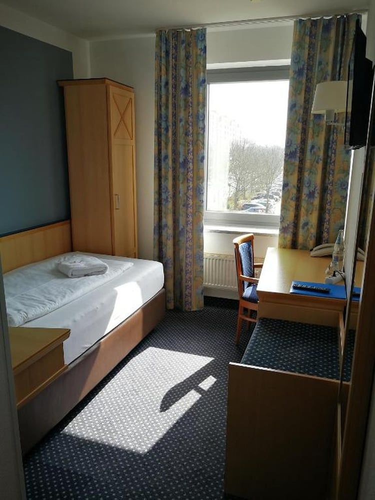Economy Single Room