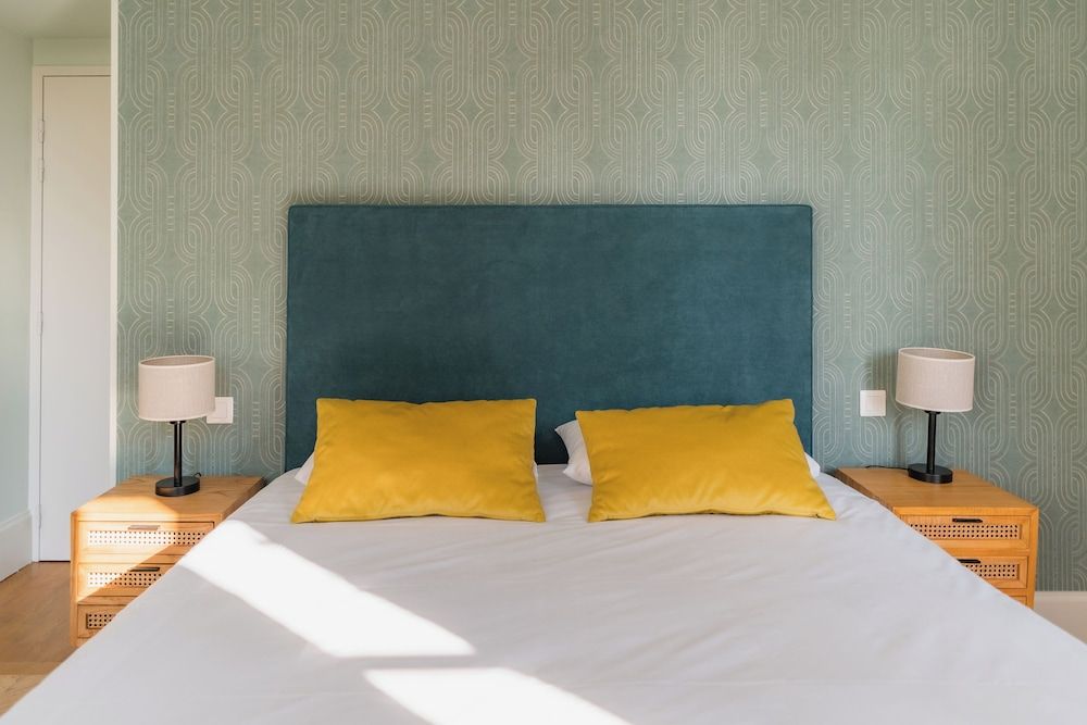 Le Parc Double Room, Park View 4