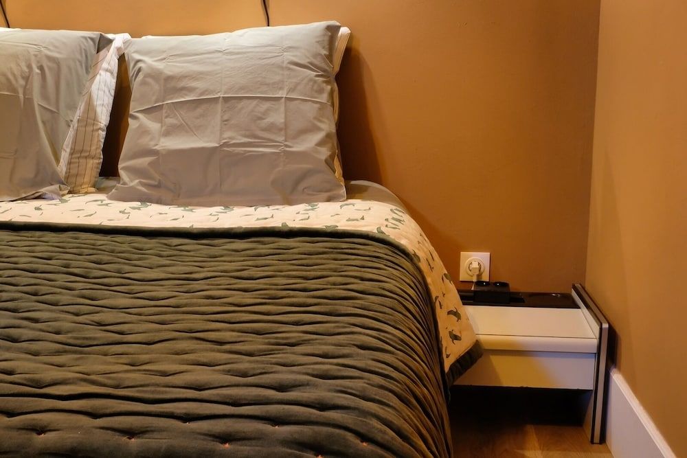 La Verrière Maison d'hôtes Superior Apartment, 2 Bedrooms, Kitchen, Courtyard View 5