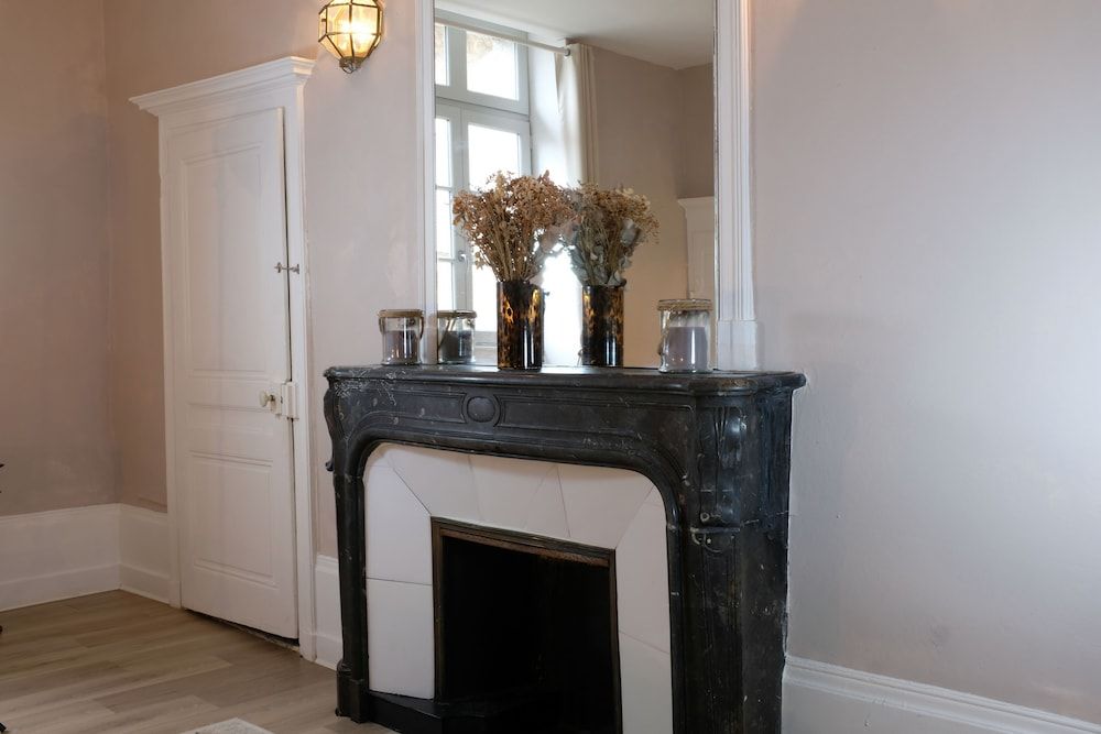 La Verrière Maison d'hôtes Superior Double Room, Courtyard View 8